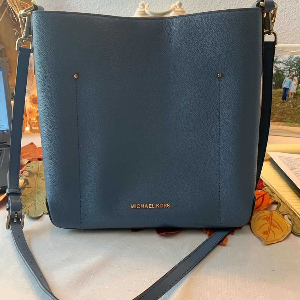 Blue Silver Magnetic Closure Crossbody Tote